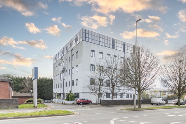 Oak Court, Dudley Road, Dudley, DY5 1 bed apartment for sale