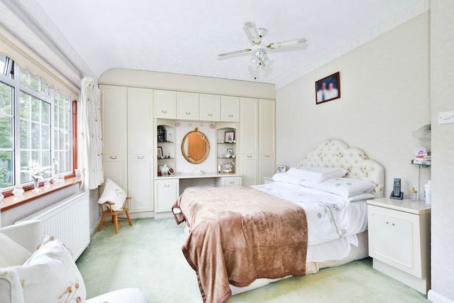 Duffield Lane, Stoke Poges SL2 3 bed semi