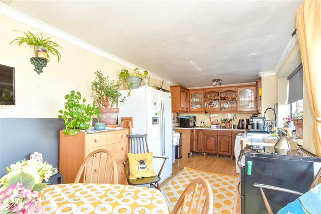 3 bed end terrace house