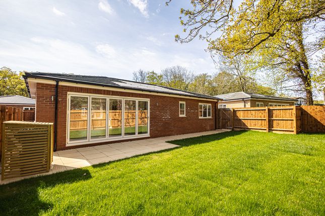 Gardeners Mews, Crays Hill, CM11 2 bed bungalow for sale