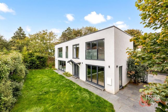 6 bedroom detached house for sale
