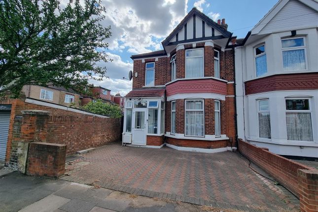 Leamington Gardens, Ilford 4 bed end of terrace house for sale