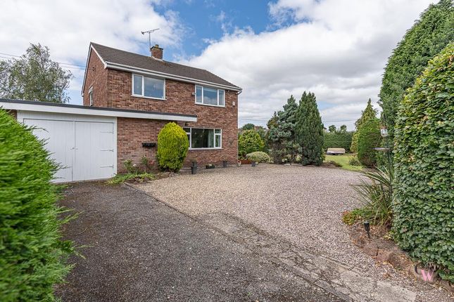 3 bedroom link detached house for sale