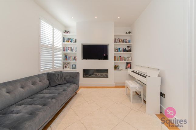 Ravenshurst Avenue, Hendon, London 2 bed flat for sale