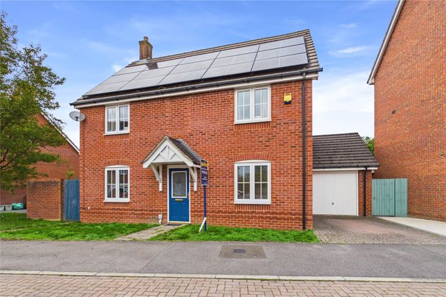 Battalion Way, Thatcham, Berkshire, RG19 4 bed detached house for sale