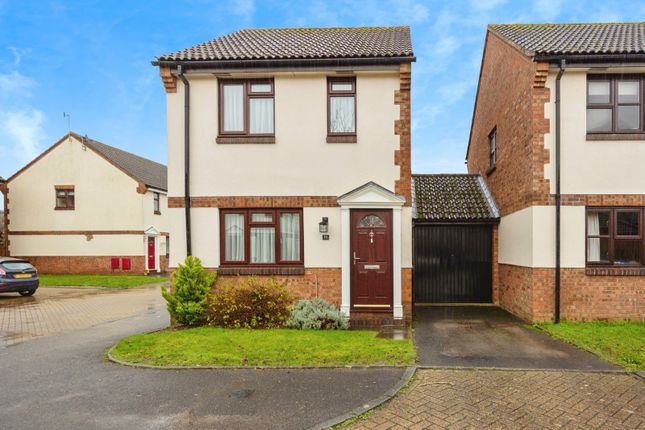 3 bedroom link detached house for sale