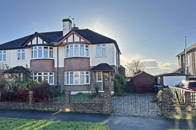 Woodside Way, Salfords, Redhill 3 bed semi