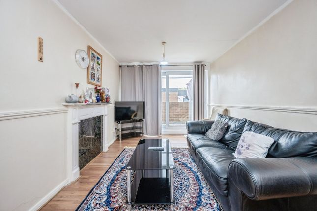 Springfield Centre, Bedford MK42 2 bed maisonette for sale