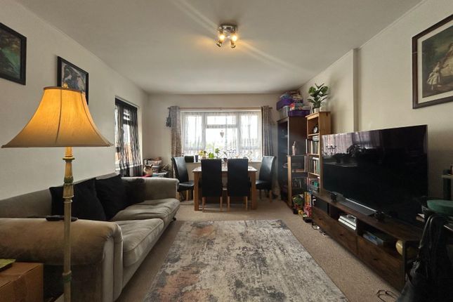 Church Road, Ashford TW15 2 bed flat for sale