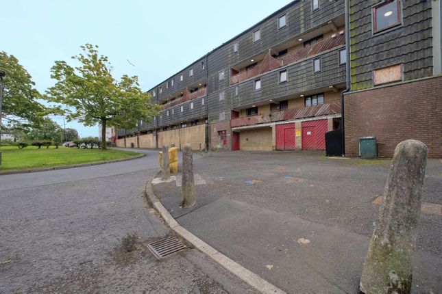 3 bedroom flat for sale