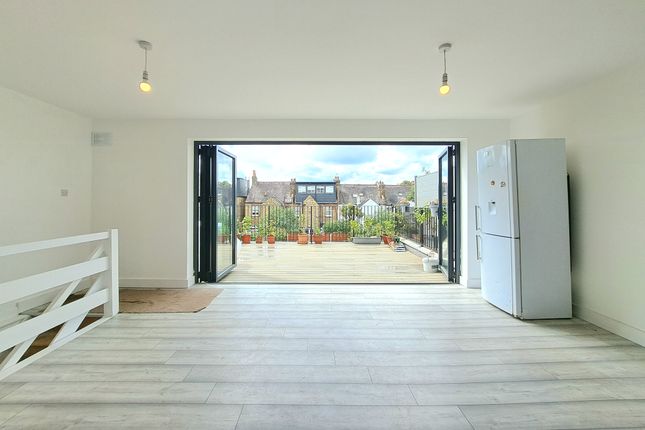 3 bed detached house