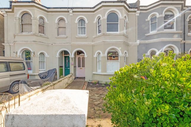 20 Eton Road, Worthing BN11 2 bed flat for sale