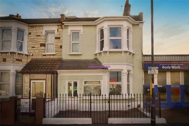 3 bed end terrace house
