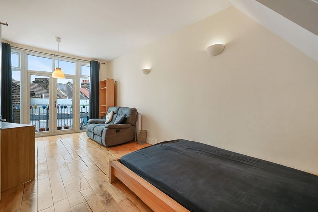 3 bedroom town house for sale
