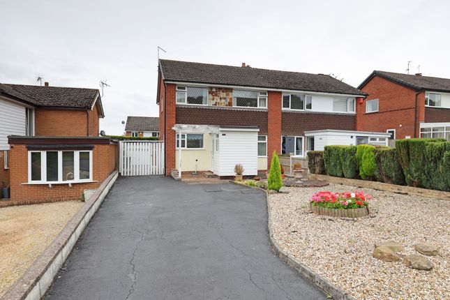 Geneva Drive, Westlands, Newcastle ST5 3 bed semi