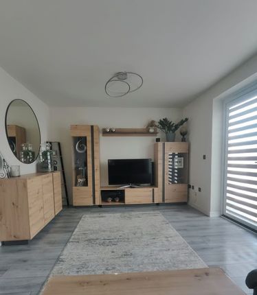 3 bed semi-detached house
