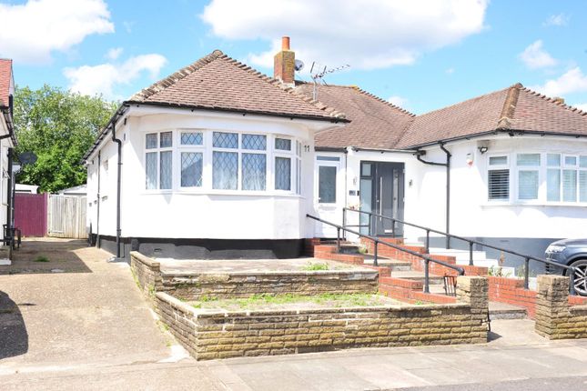 Cavendish Avenue, South Ruislip HA4 3 bed semi