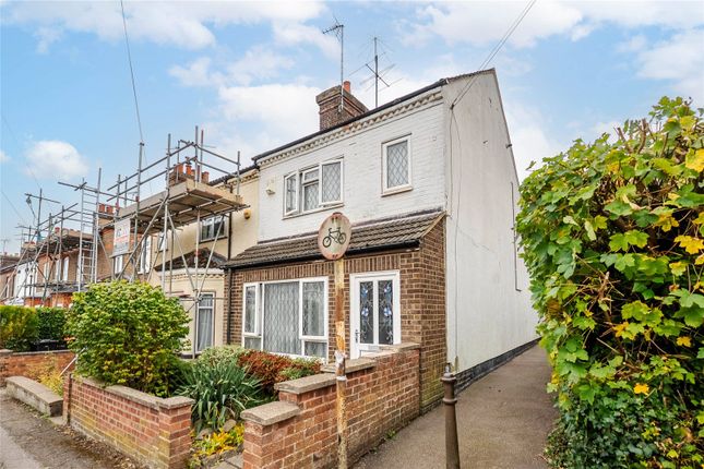 Garden Road, Bedfordshire LU6 3 bed end of terrace house for sale