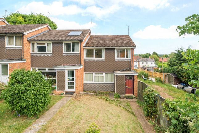 Manor Gardens, Surrey GU7 3 bed end of terrace house for sale