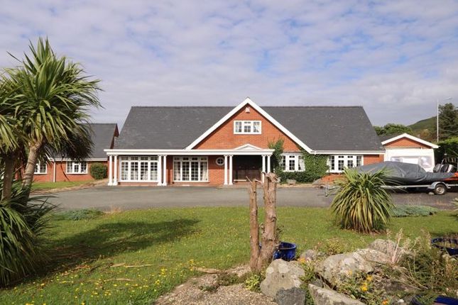 4 bed detached house