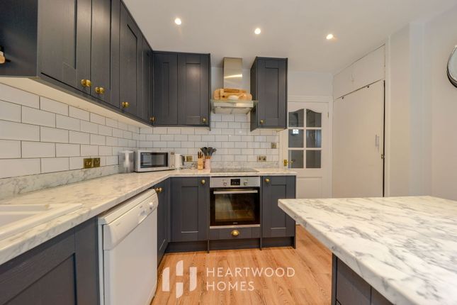 Ladies Grove, St. Albans, AL3 5TP 2 bed terraced house for sale