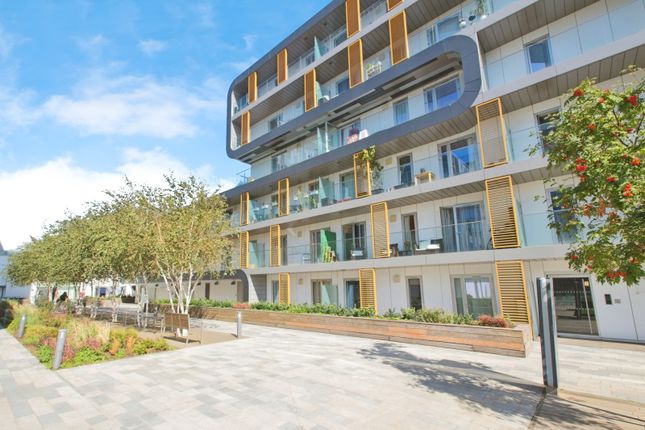 3 bedroom flat for sale