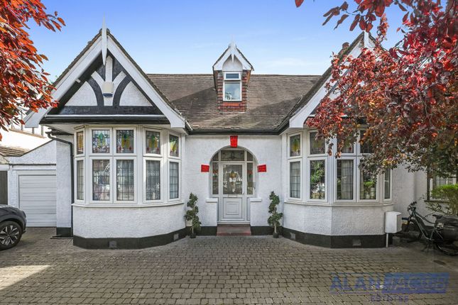 Westrow Gardens, Ilford IG3 5 bed bungalow for sale