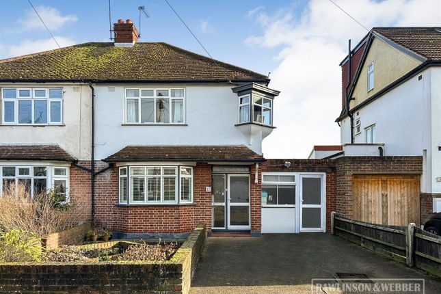 Windsor Avenue, West Molesey KT8 3 bed semi