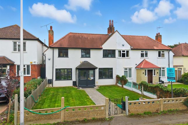 Theydon Grove, Woodford Green 3 bed semi