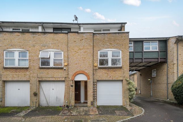 Farnborough Crescent, Hayes, BR2 1 bed end of terrace house for sale