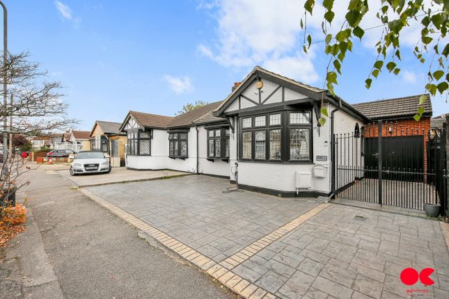 Stafford Avenue, Hornchurch RM11 3 bed semi