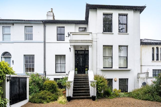 Ravensbourne Park, Catford, London, SE6 2 bed flat for sale