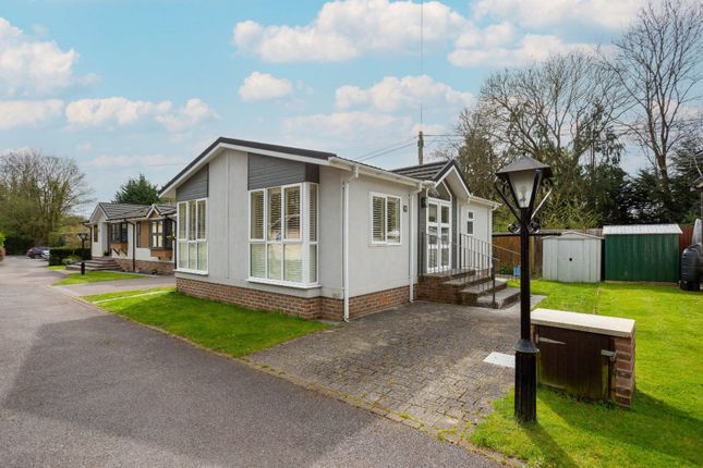 Long Pightle, Hemel Hempstead... 2 bed mobile home for sale