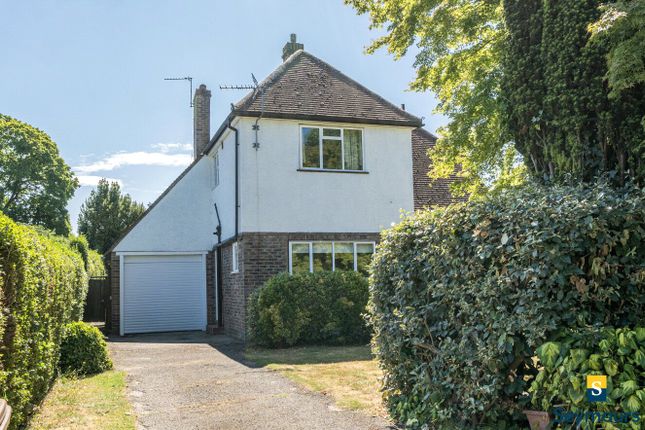 Meadow Road, Guildford GU4 3 bed detached house for sale