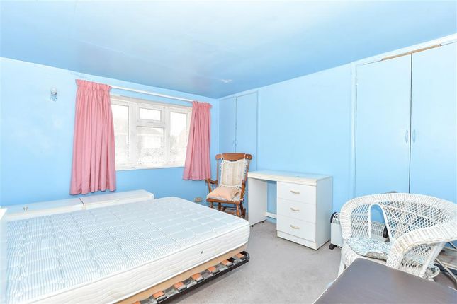 Victoria Road, Bognor Regis, West Sussex 2 bed cottage for sale