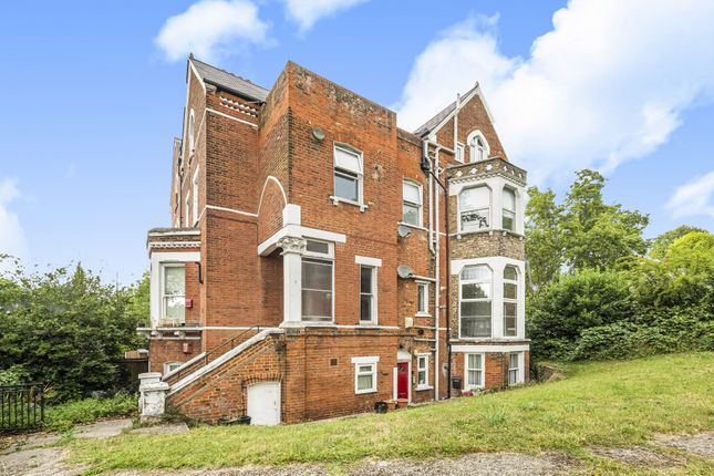565 Lordship Lane, London, SE22 2 bed flat for sale