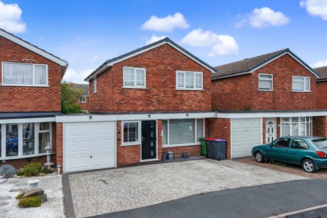 3 bedroom link detached house for sale
