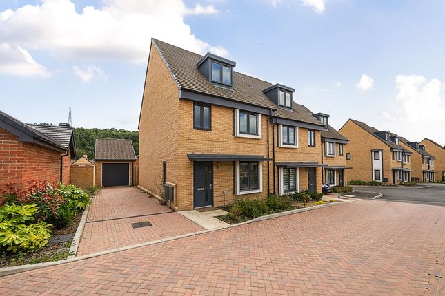 Castle Hill Drive, Ebbsfleet Valley... 4 bed semi