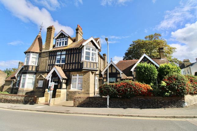 Victoria Road, Margate CT9 2 bed flat for sale