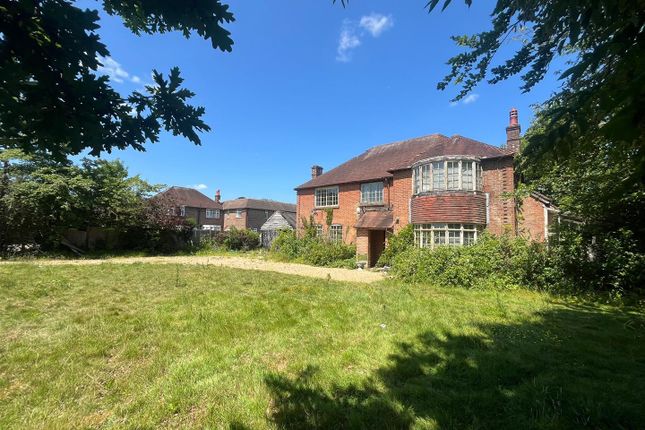 6 bedroom detached house for sale
