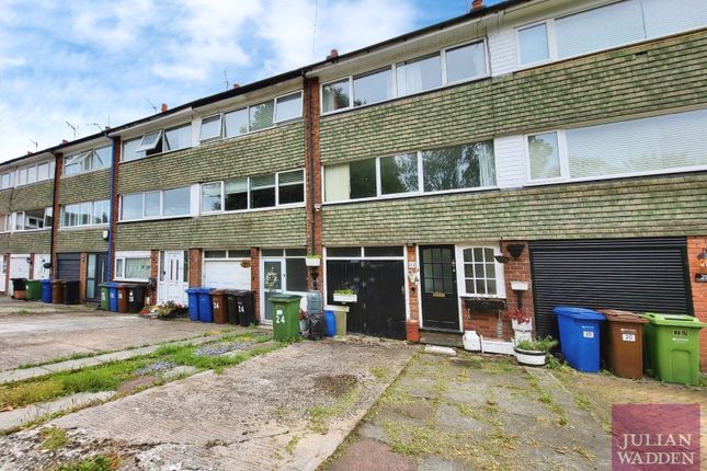 Lowndes Close, Heaviley, Stockport, SK2 3 bed terraced house for sale