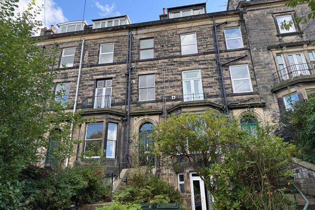 Crossbeck Road, Ilkley, LS29 9JN 2 bed flat for sale
