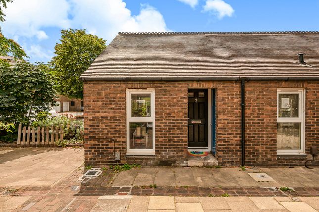 Curtis Way, London 1 bed end of terrace house for sale