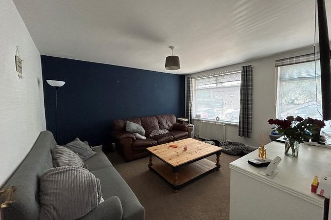 Desborough, Kettering NN14 3 bed flat for sale