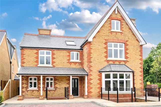 3 bedroom flat for sale