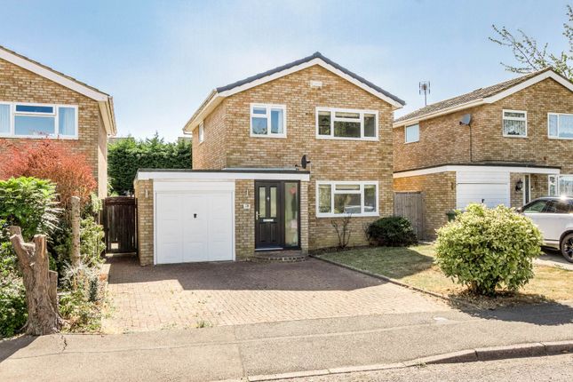 Tennyson Drive, Newport Pagnell MK16 3 bed detached house for sale