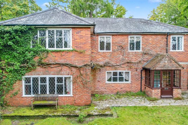 Hazel Grove, Hindhead, Surrey, GU26 4 bed detached house for sale