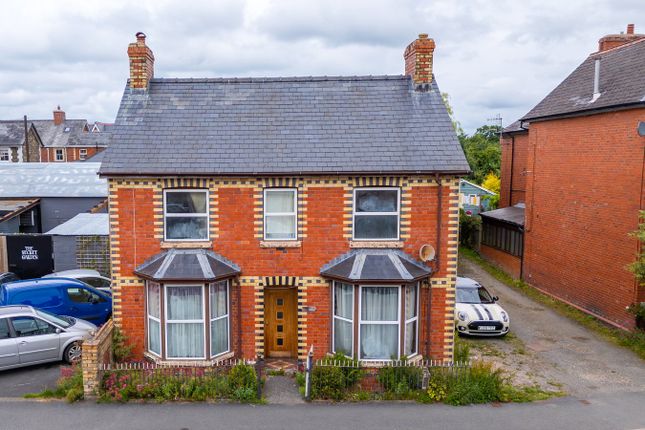 Craig Road, Llandrindod Wells, LD1 4 bed detached house for sale