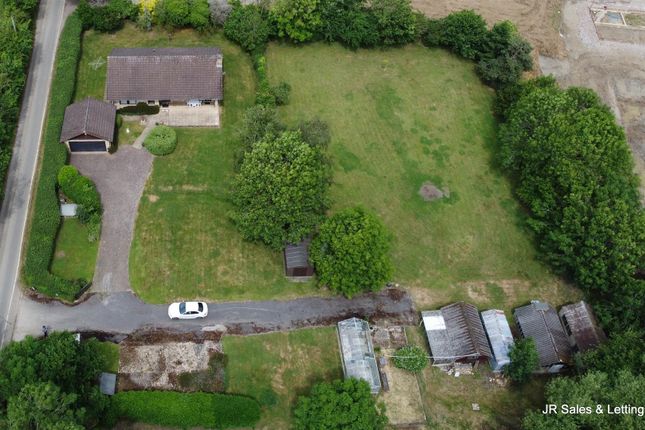 Crouch Lane, Goffs Oak 2 bed property with land for sale