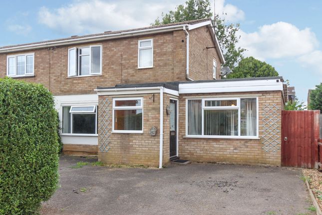 Burns Road, Wellingborough NN8 3 bed semi